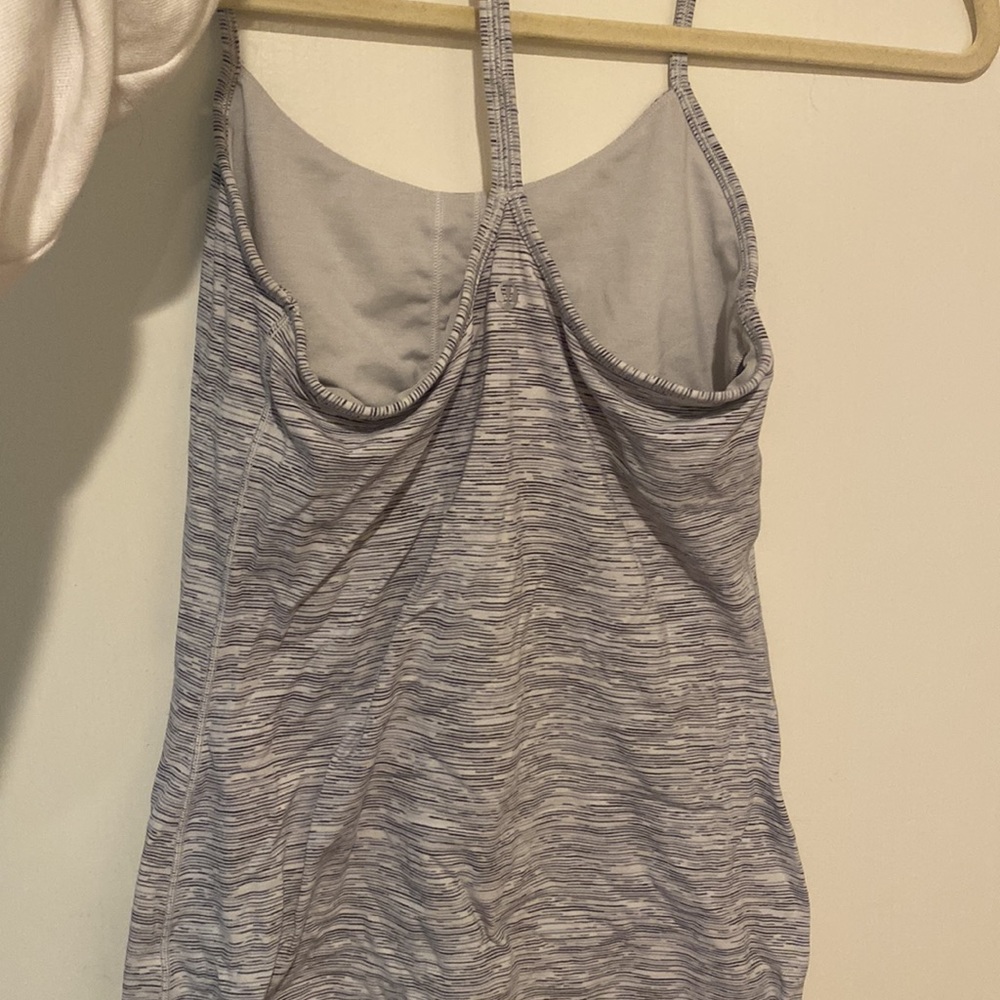 Workout lululemon top - Picture 3 of 3